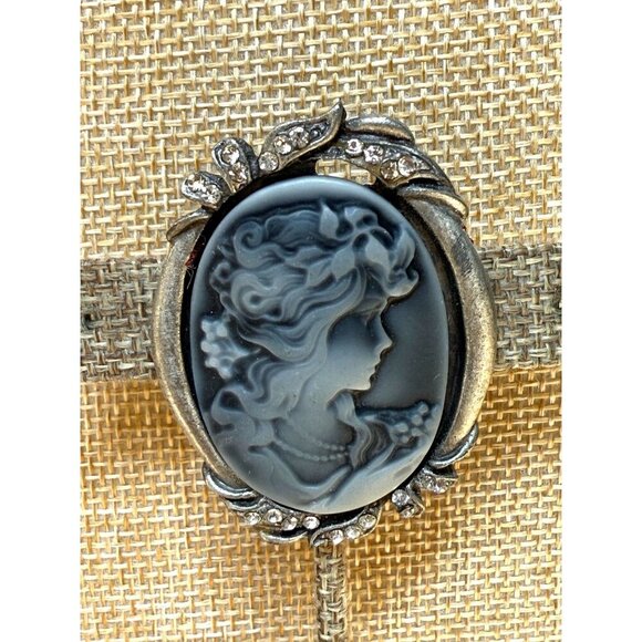Gray Cameo Brooch With Rhinestone Accents & Antique Silver Tone Frame - Picture 5 of 6